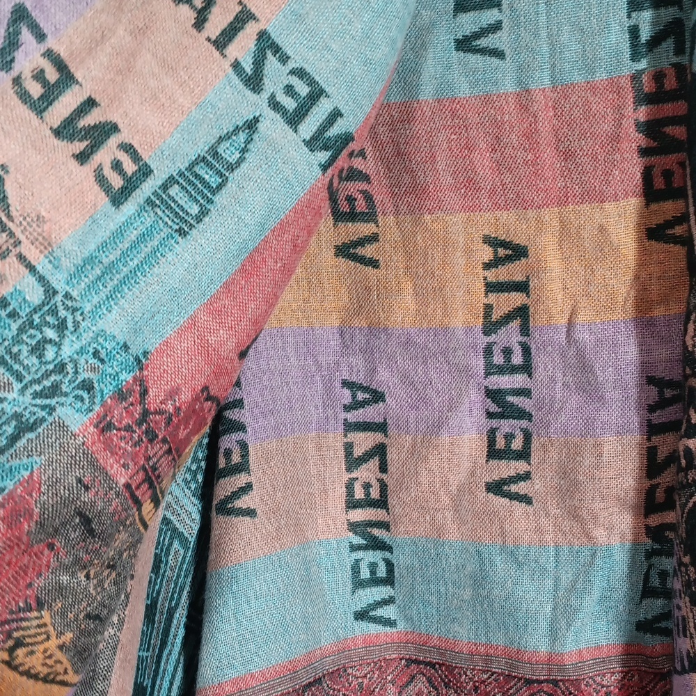 Venezia Eye Catching Scarf/Shawl - Picture 2 of 4